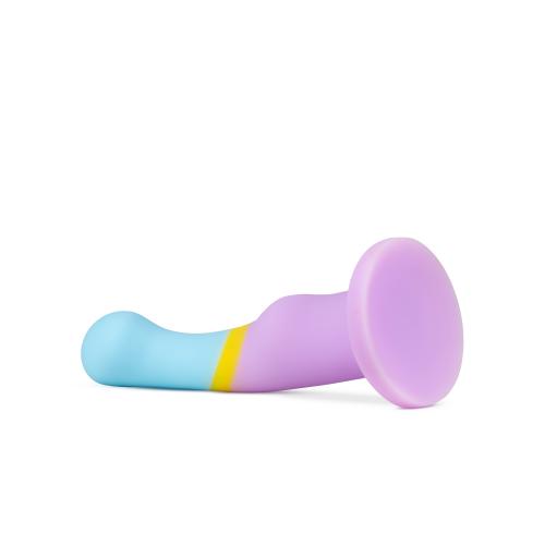 Avant – Silicone Dildo with Suction Cup – Heart of Gold